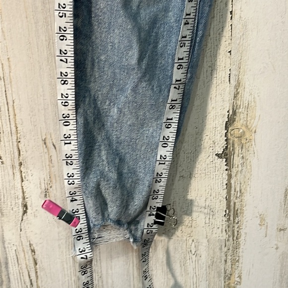 Tinseltown Mom Jeans Womens Size 7 Light Blue Graffiti Painted Leg Detail Pants - Picture 5 of 9